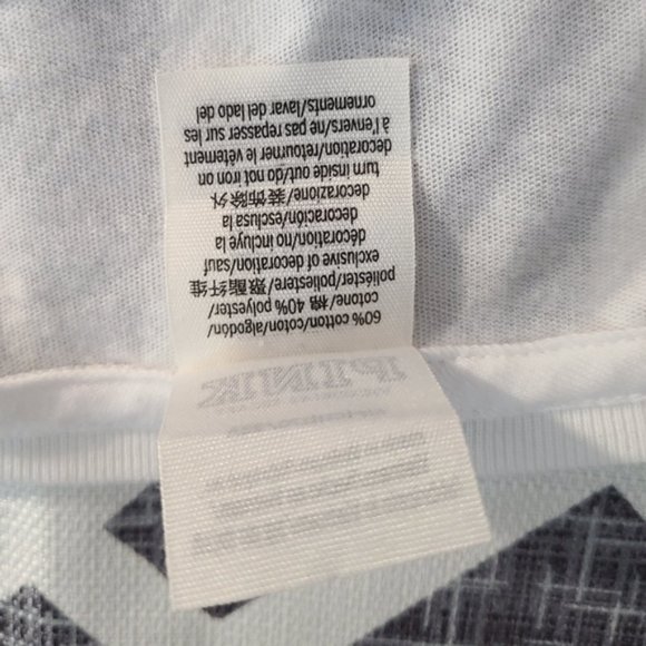 VS Pink sz small v-neck t-shirt* - Picture 4 of 7